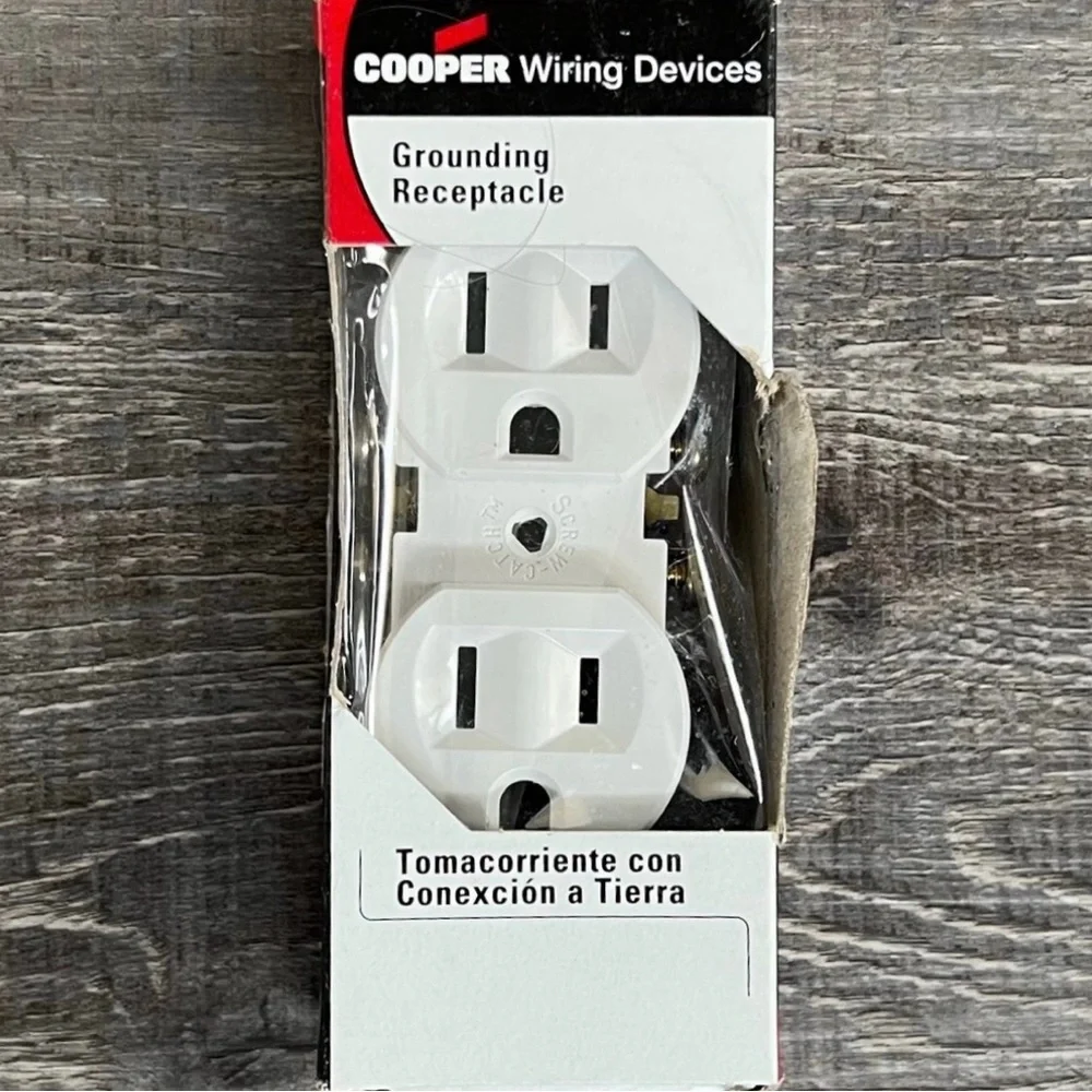💞 New Cooper White Grounding Electrical Outlet Receptacle